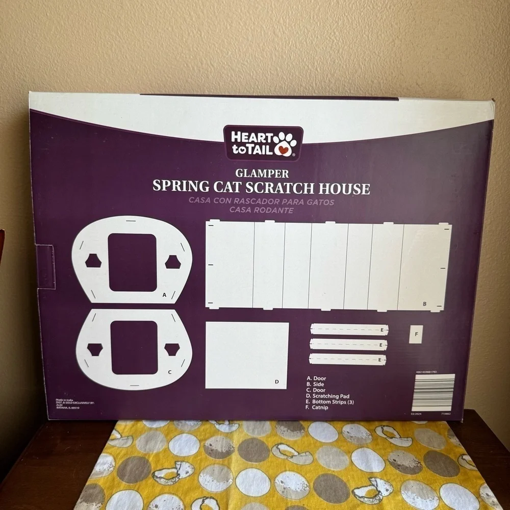Aldi NIB Kitty Glamper Spring Cat Scratch house